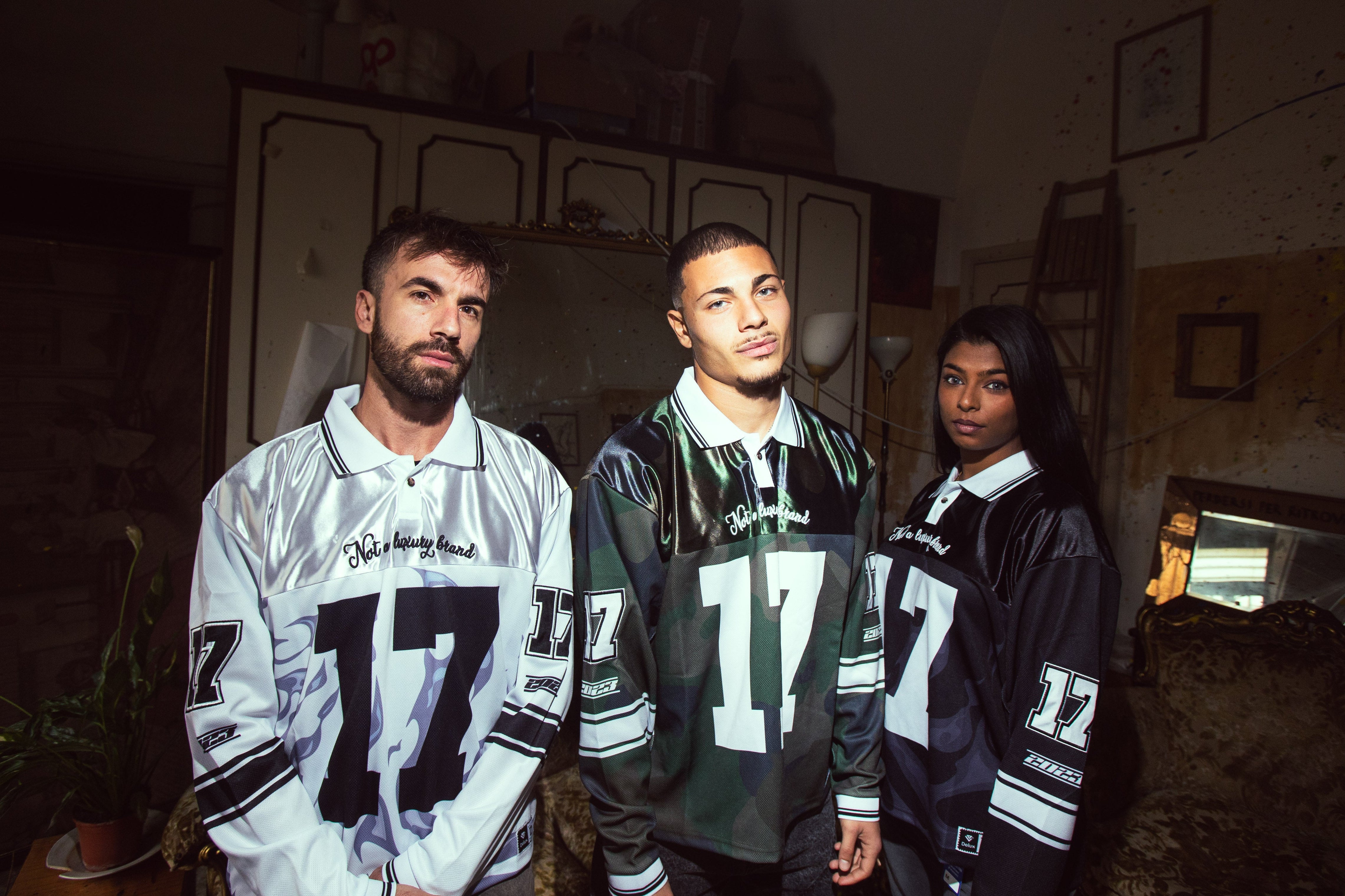 Delux Store - Abbigliamento Streetwear & Sneakers