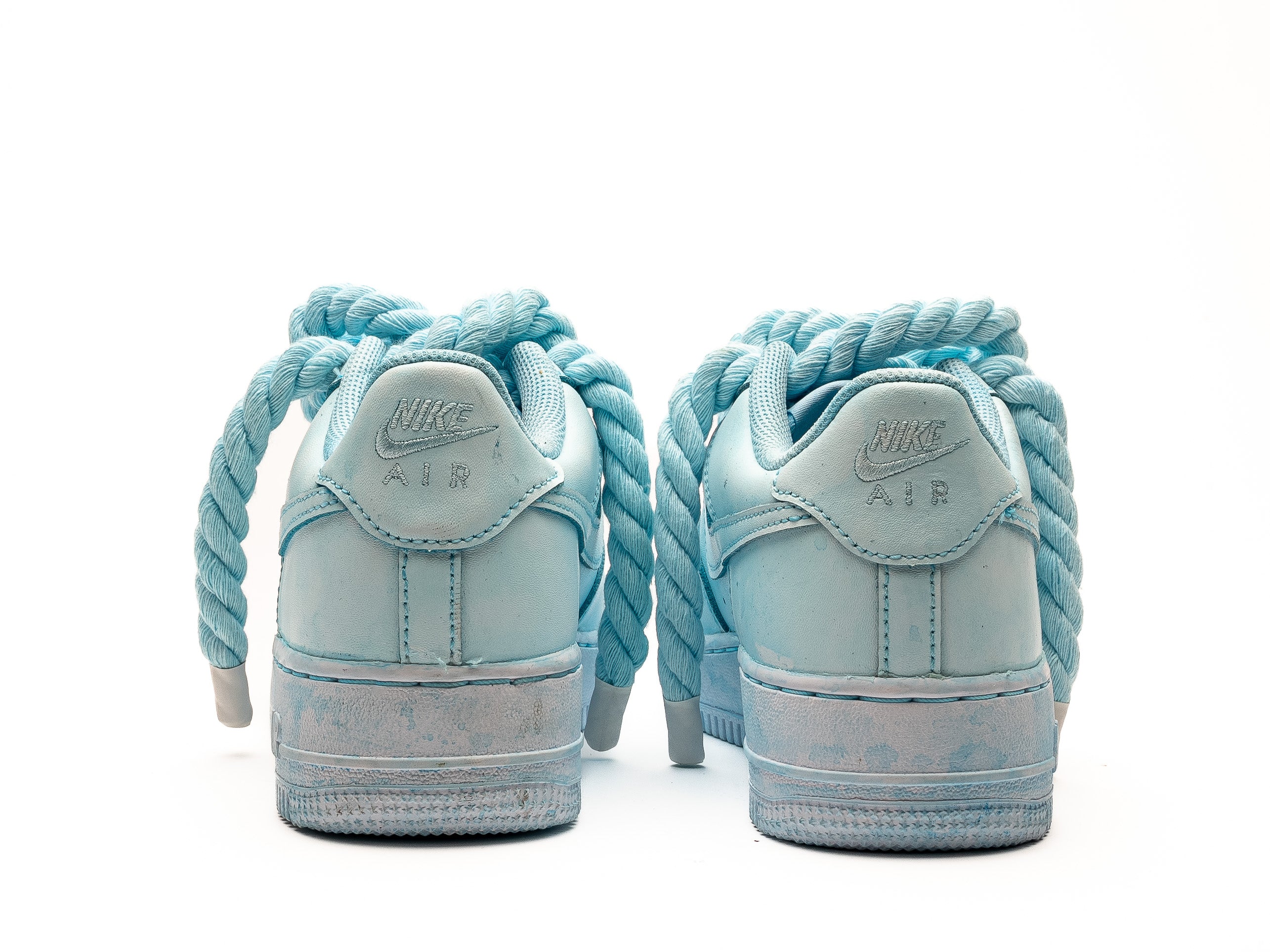 Delux Store - Abbigliamento Streetwear & Sneakers