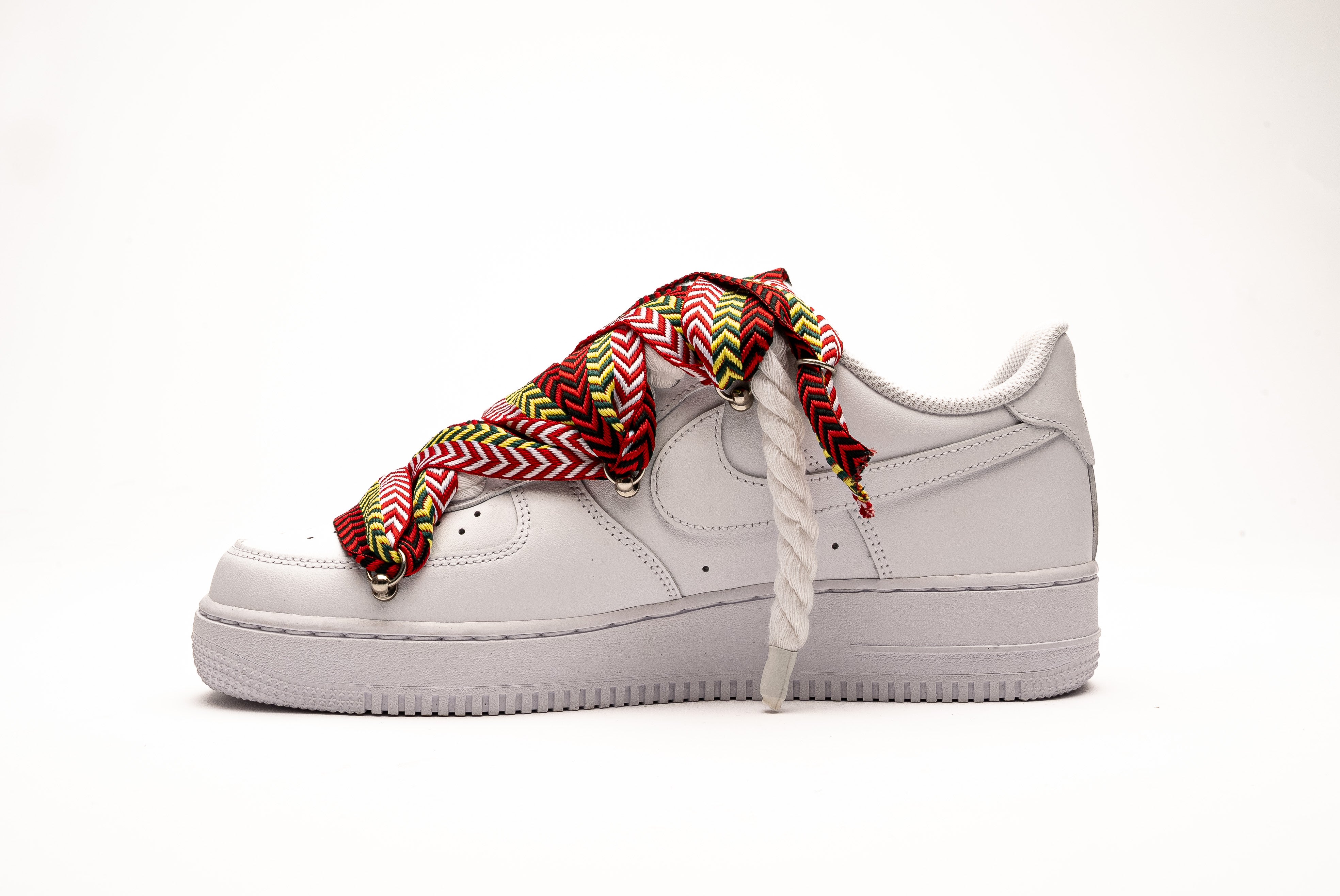Delux Store - Abbigliamento Streetwear & Sneakers