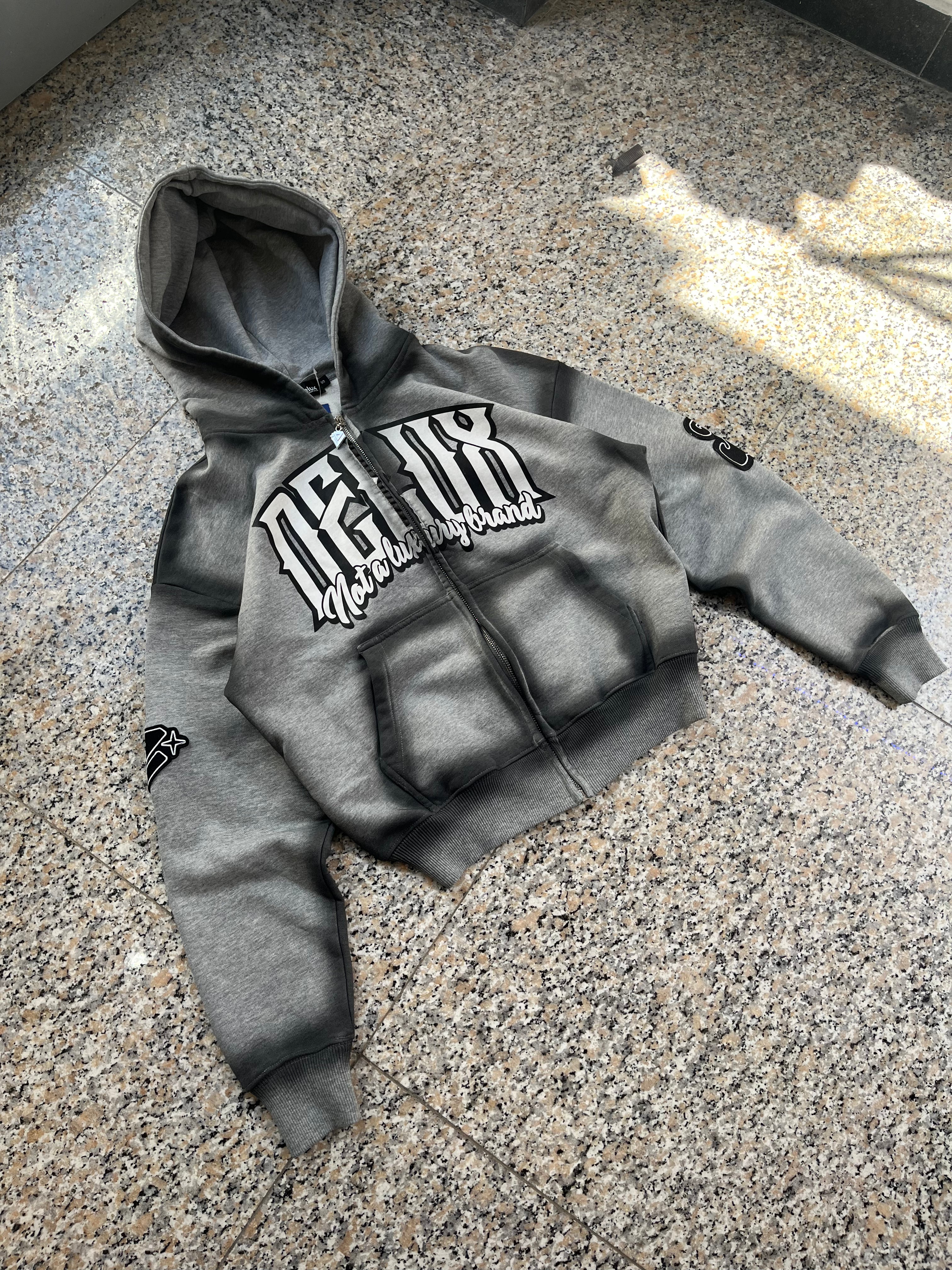 Delux Store - Abbigliamento Streetwear & Sneakers