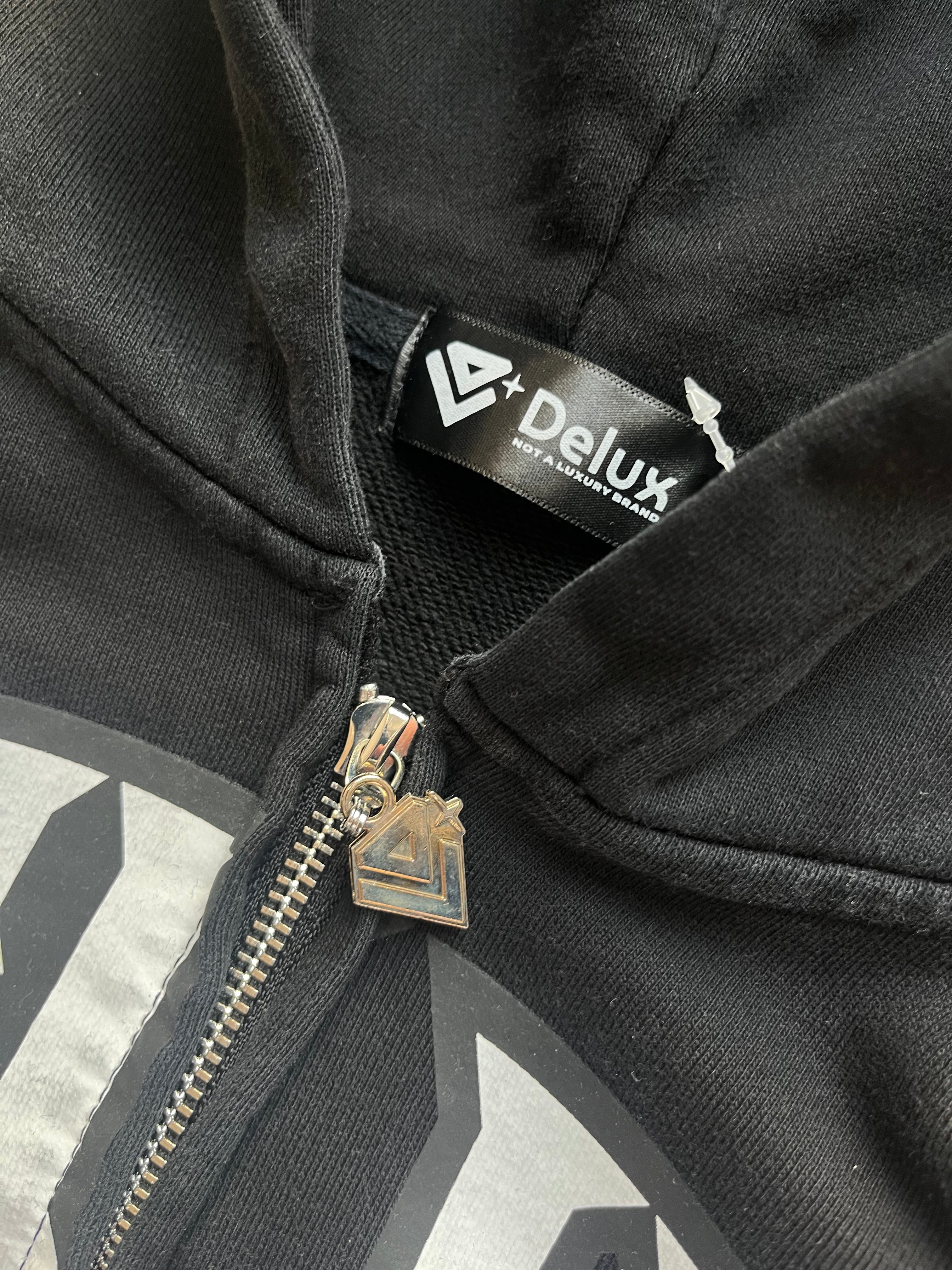 Delux Store - Abbigliamento Streetwear & Sneakers