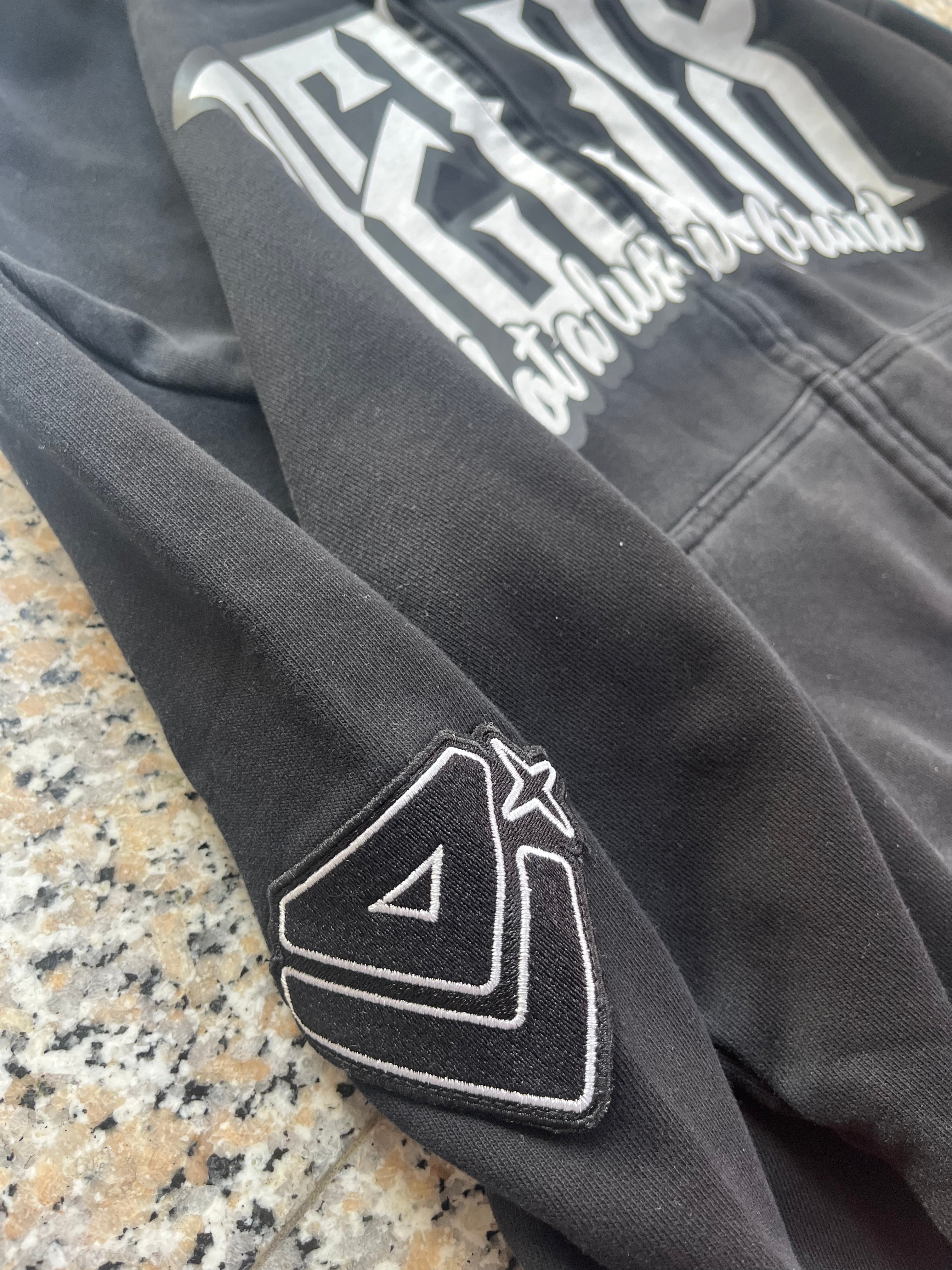 Delux Store - Abbigliamento Streetwear & Sneakers