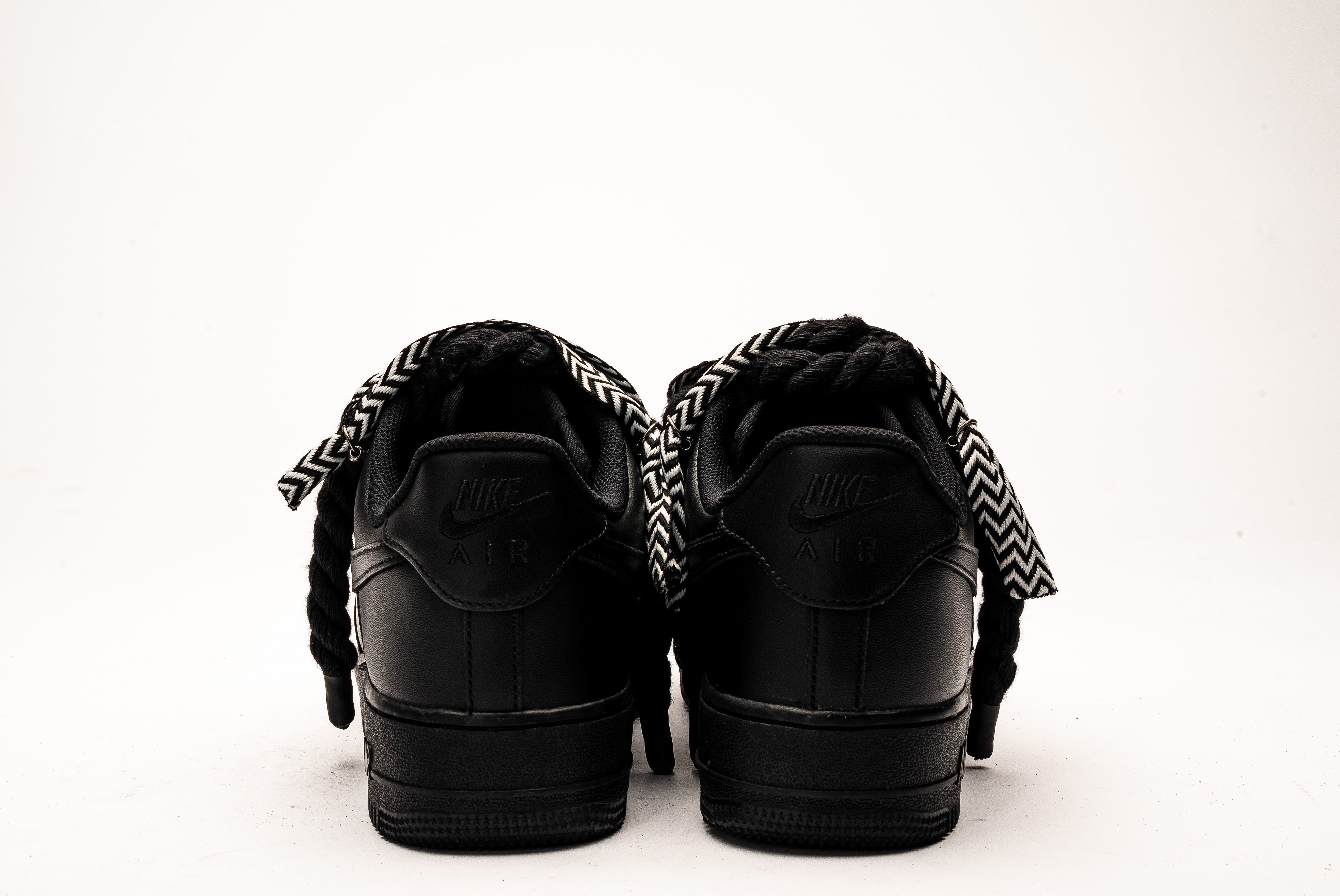 Delux Store - Abbigliamento Streetwear & Sneakers
