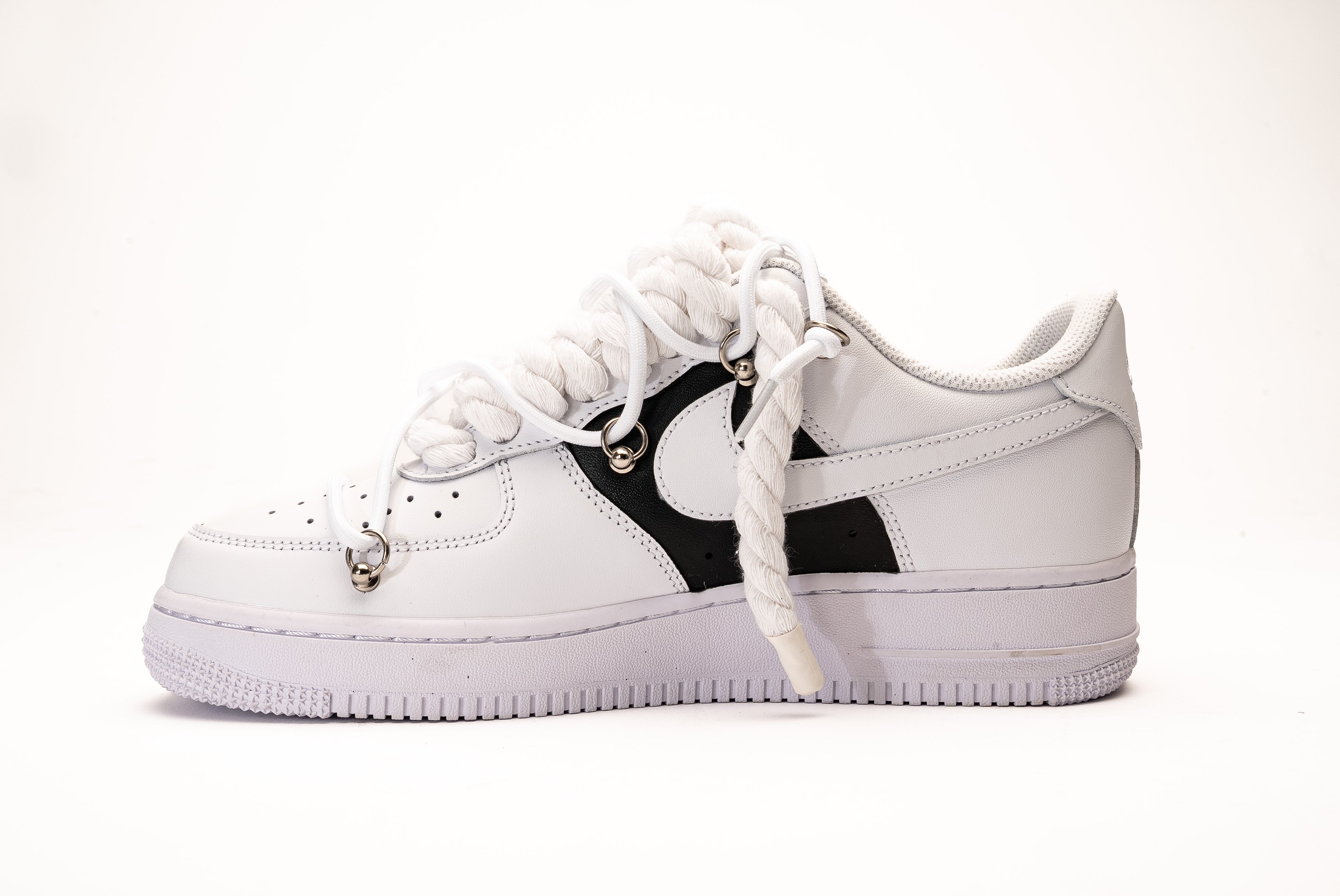Delux Store - Abbigliamento Streetwear & Sneakers