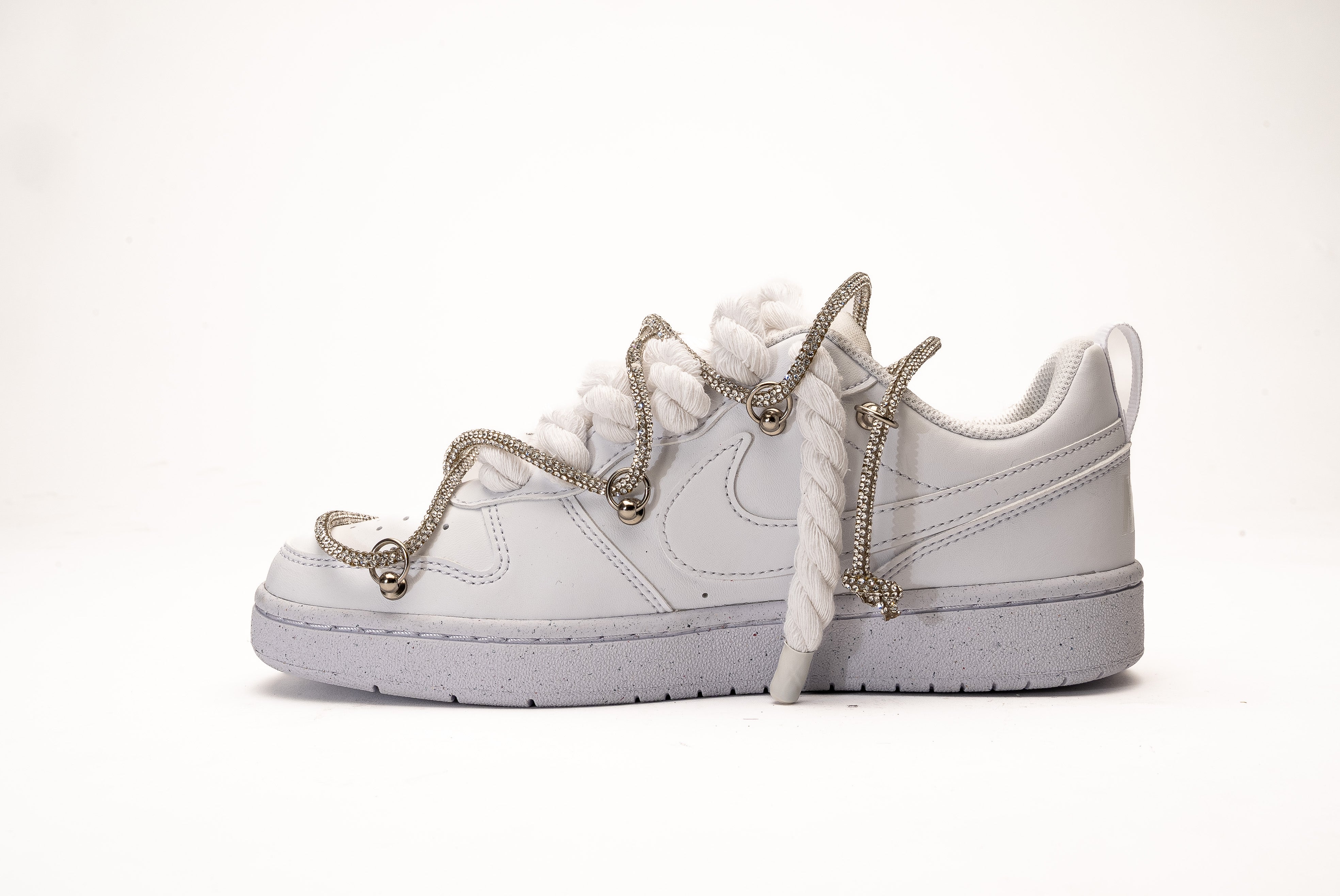 Delux Store - Abbigliamento Streetwear & Sneakers
