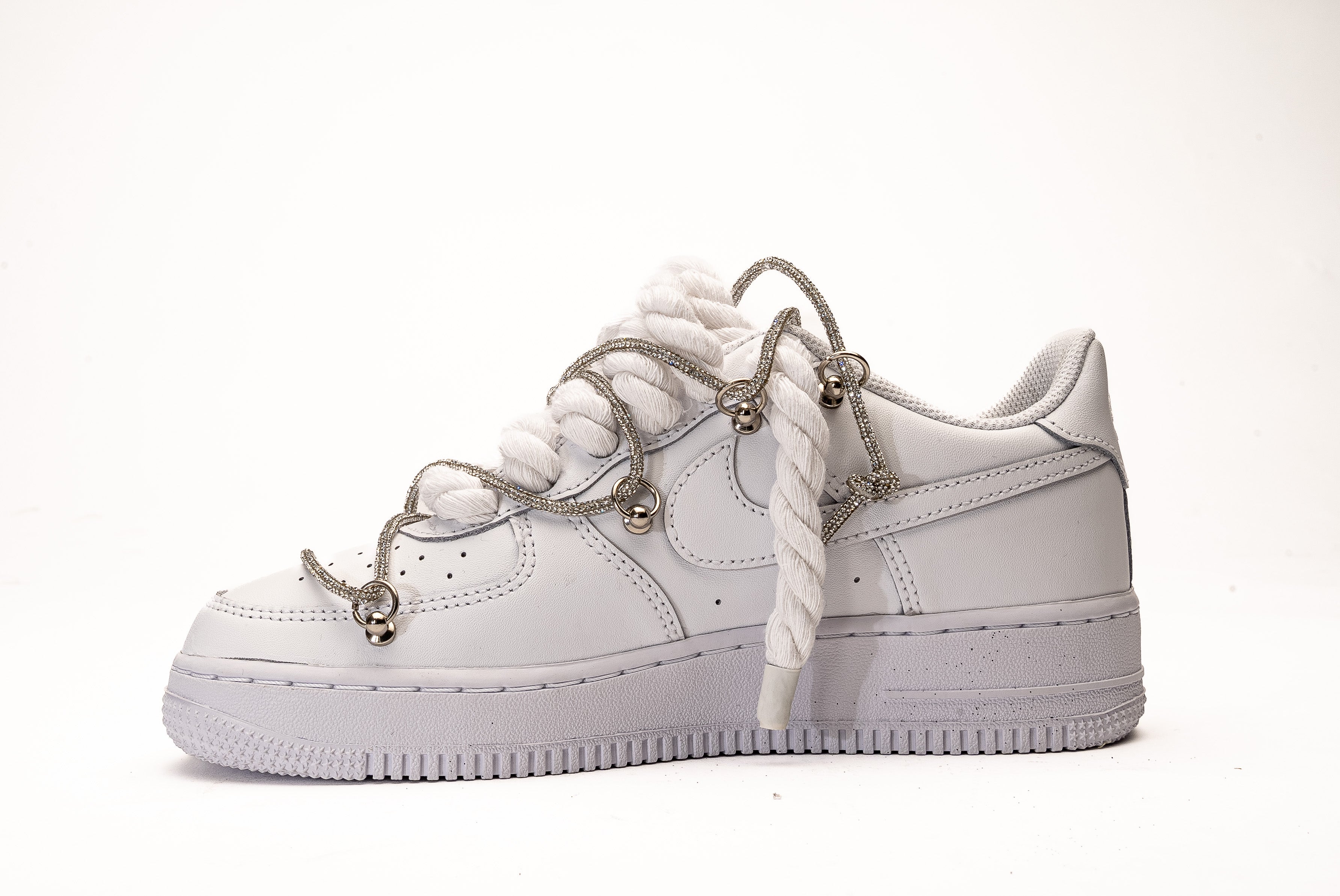 Delux Store - Abbigliamento Streetwear & Sneakers