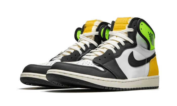 Air Jordan 1 Retro High OG Volt Gold - Delux Store - Abbigliamento Streetwear & Sneakers