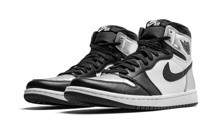 Air Jordan 1 Retro High Silver Toe - Delux Store - Abbigliamento Streetwear & Sneakers