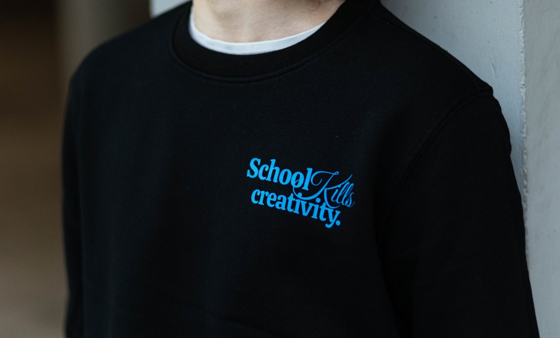 Crewneck ''School Kills'' - Black/Blue - Delux Store - Abbigliamento Streetwear & Sneakers