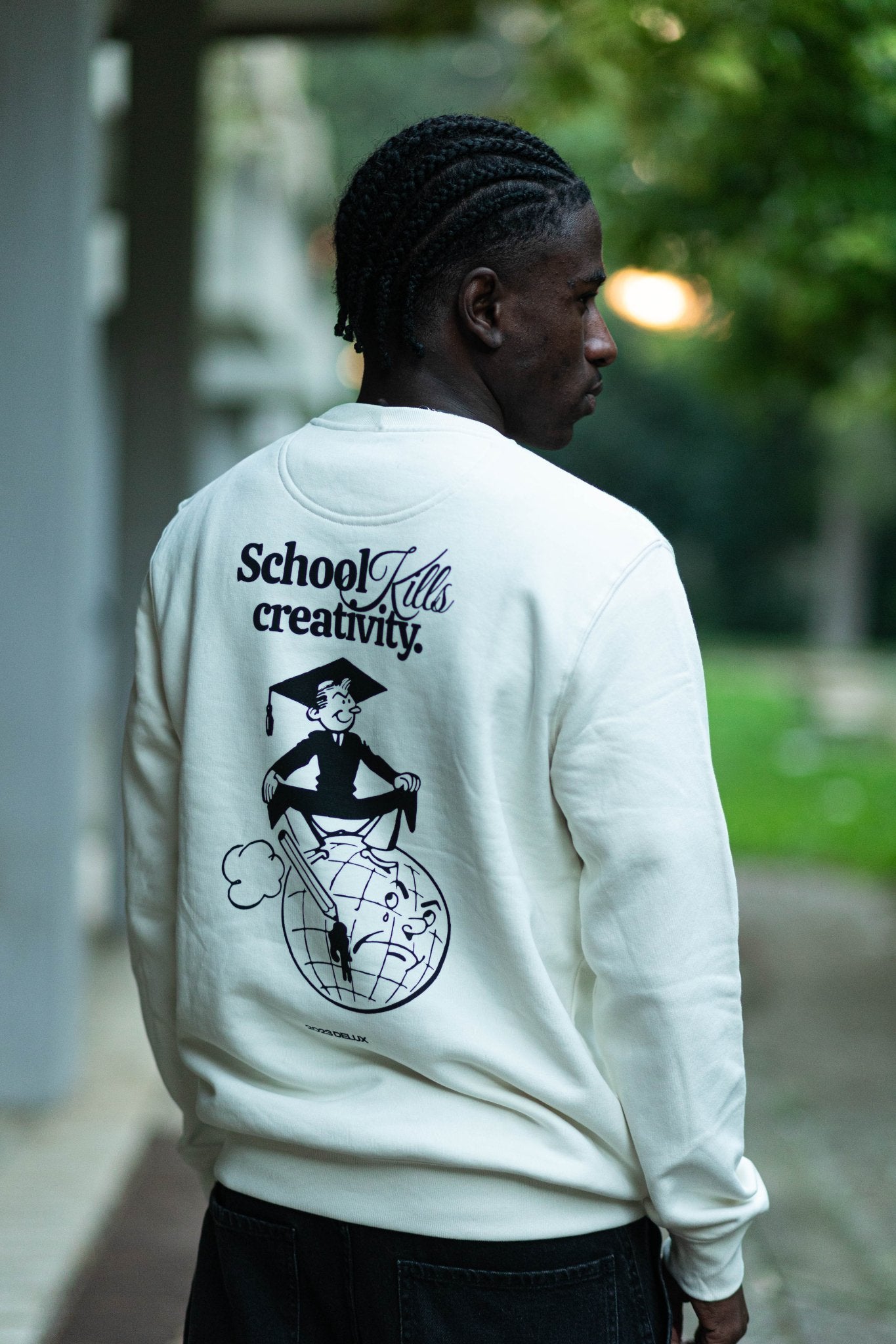 Crewneck ''School Kills'' - Ivory/Black - Delux Store - Abbigliamento Streetwear & Sneakers