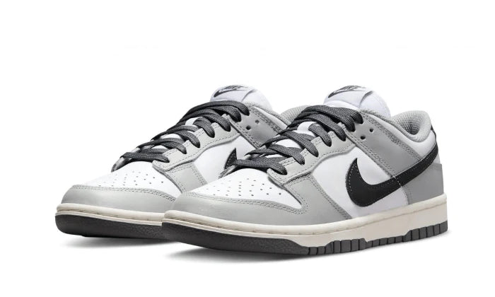 Dunk Low Light Smoke Grey - Delux Store - Abbigliamento Streetwear & Sneakers