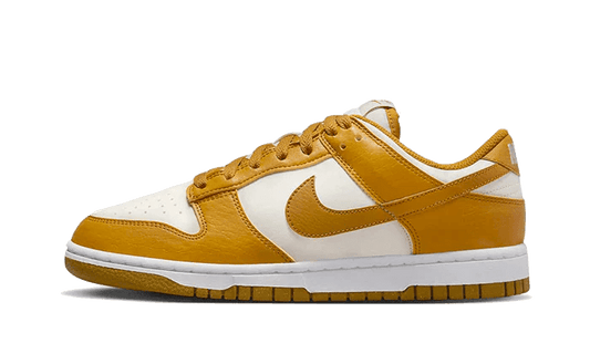 Dunk Low Next Nature Light Curry - Delux Store - Abbigliamento Streetwear & Sneakers