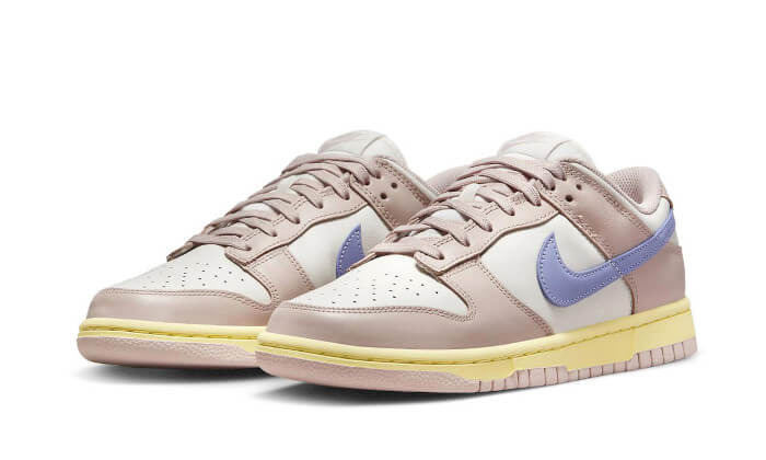 Dunk Low Pink Oxford White - Delux Store - Abbigliamento Streetwear & Sneakers