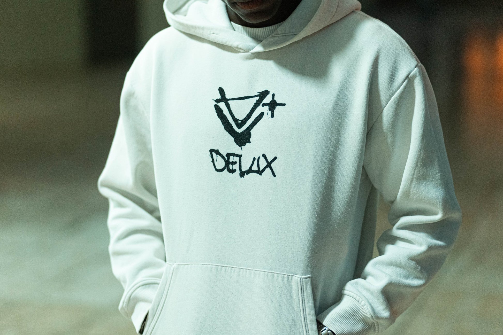 Felpa ''Spray'' - White/Black - Delux Store - Abbigliamento Streetwear & Sneakers