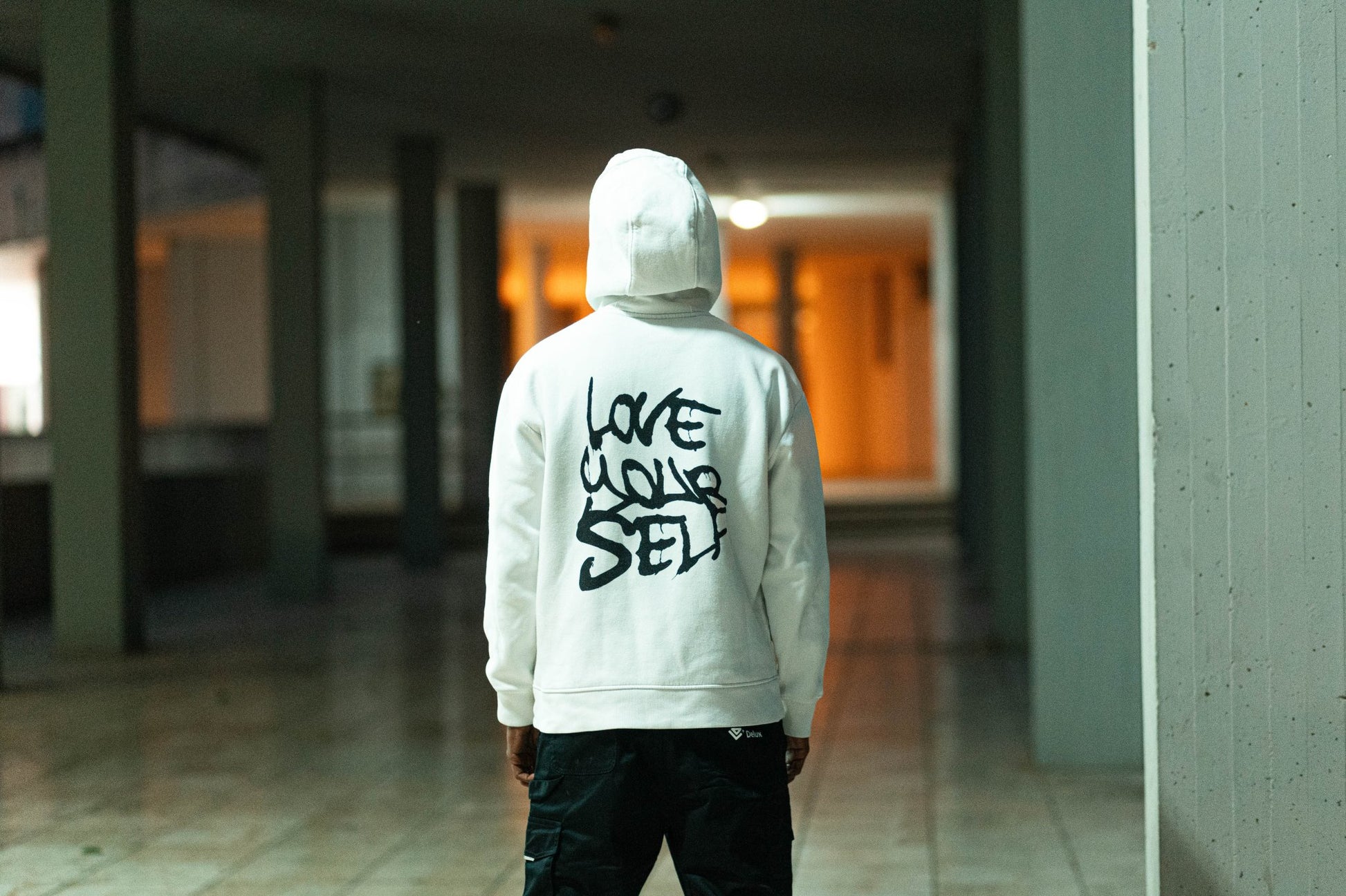 Felpa ''Spray'' - White/Black - Delux Store - Abbigliamento Streetwear & Sneakers