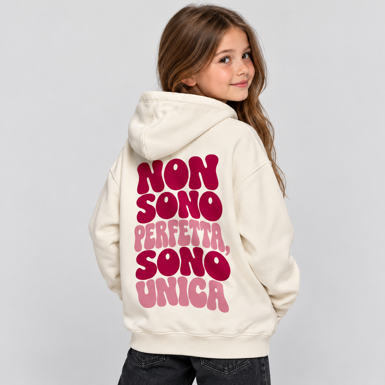 HOODIE KIDS SONO UNICA - WHITE — indossato