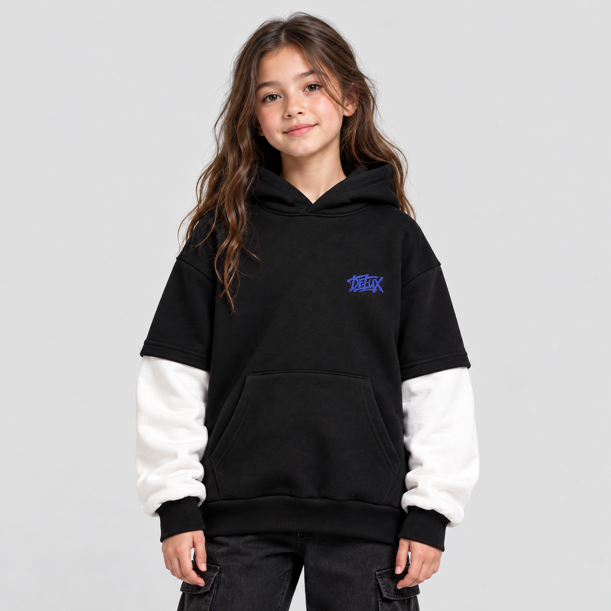 Hoodie Kids Teddy Black – indosso fronte ragazza