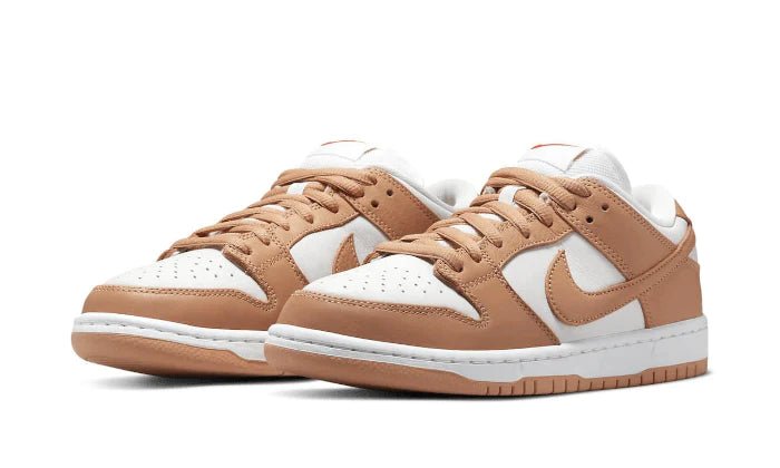 SB Dunk Low Light Cognac - Delux Store - Abbigliamento Streetwear & Sneakers