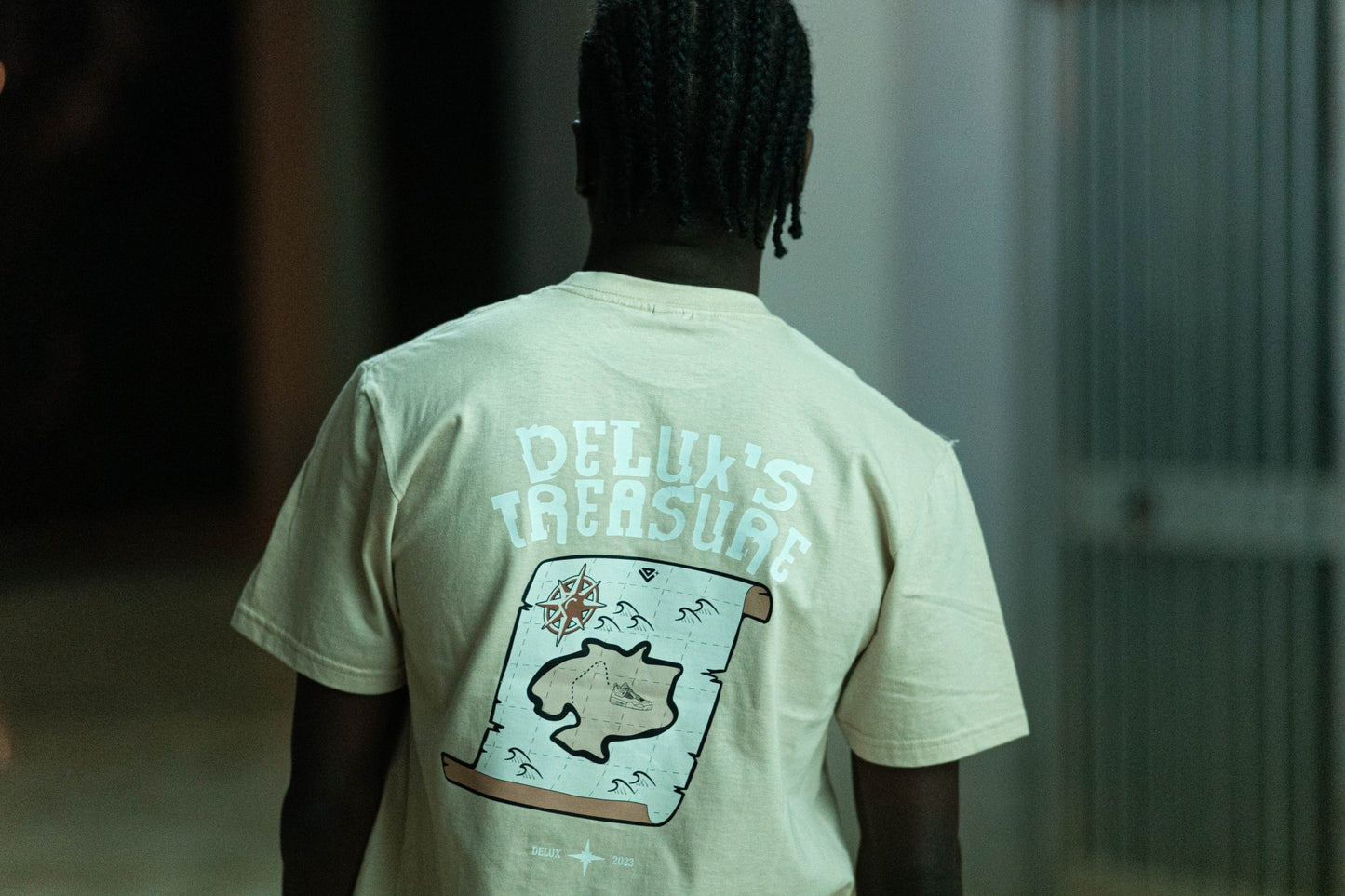 T-Shirt ''Delux's Treasure'' - Sand - Delux Store - Abbigliamento Streetwear & Sneakers