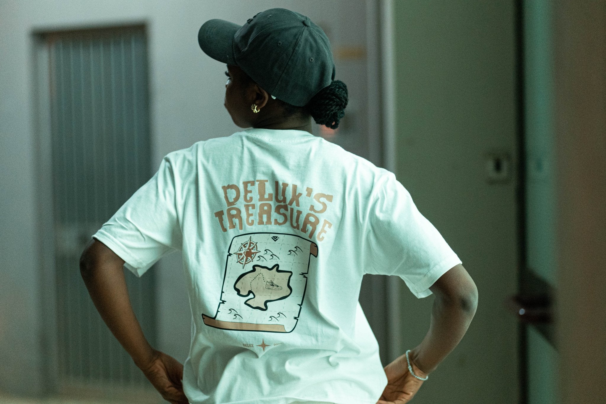 T-Shirt ''Delux's Treasure'' - White - Delux Store - Abbigliamento Streetwear & Sneakers