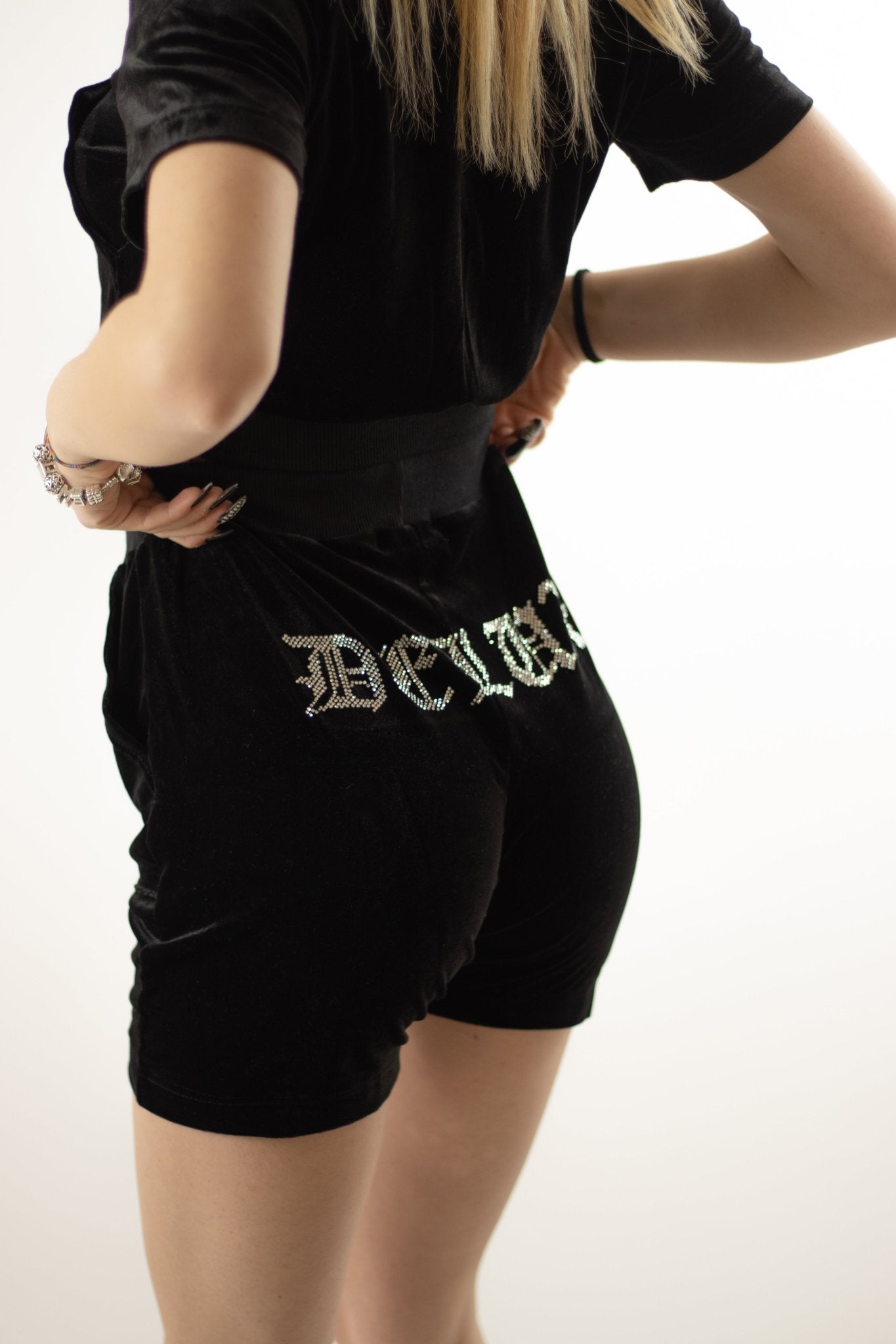 Tuta ''BADDIE'' - Nera - Delux Store - Abbigliamento Streetwear & Sneakers